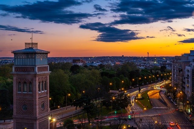 Nightlife in Madrid: Embrace the City that Never Sleeps. When night falls over Madrid, its streets light up with energy. The city’s nightlife is famous worldwide. Start your night with a Madrid tapas tour at Plaza de Santa Ana.