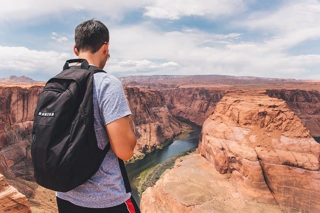 Natural Wonders. Immerse yourself in the awe-inspiring beauty of natural wonders around the world. Stand in awe of the majestic Niagara Falls, where powerful cascades of water captivate the senses. Journey to the breathtaking Grand Canyon, a geological masterpiece carved over millions of years.