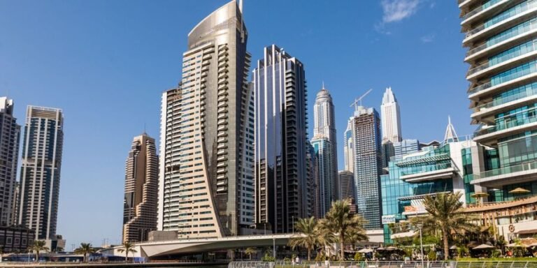 Discover Dubai: Best Times for Luxury Stays & Family Fun. Have you ever wondered when the best time to visit Dubai is? You're not alone. Dubai is a vibrant city with something for everyone—luxury hotels, thrilling attractions, and family-friendly activities.