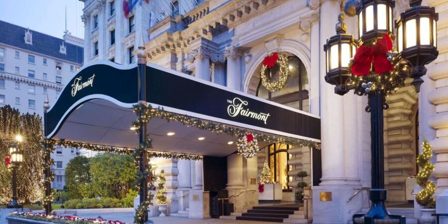 Discover the Best Christmas Hotel Packages: Your Guide to Festive Luxury. Imagine waking up to sparkling Christmas lights reflected in the hotel’s grand décor, surrounded by festive cheer without lifting a finger to decorate. Christmas hotel packages make this dream a reality.