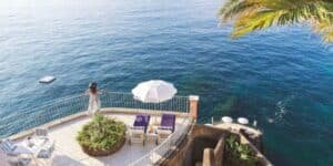 Belmond Reid’s Palace – Madeira (Funchal)
Perched on dramatic cliffs overlooking the Atlantic Ocean, Belmond Reid’s Palace in Funchal is Madeira’s gold standard for timeless glamour.