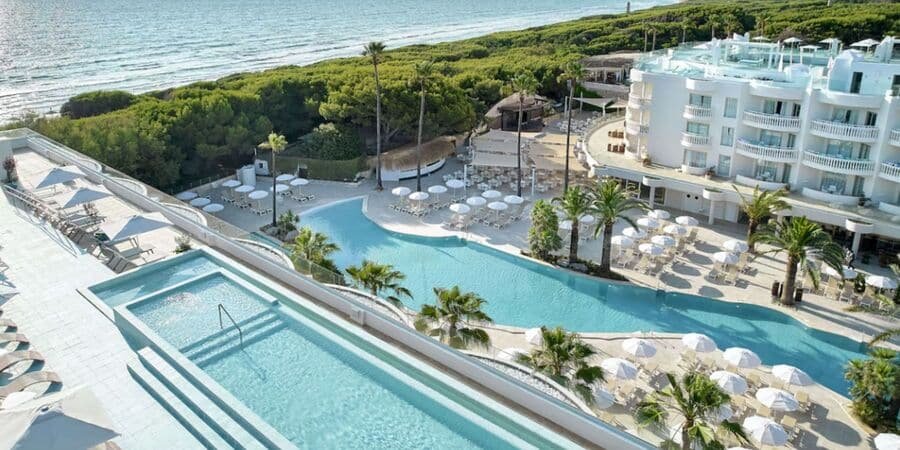 Planning Tips for the Perfect Luxury Family Vacation in Mallorca. A luxury family vacation in Mallorca should feel effortless from the moment you land to your last swim at sunset. A little planning and a focus on comfort will guarantee lasting memories for all family members.